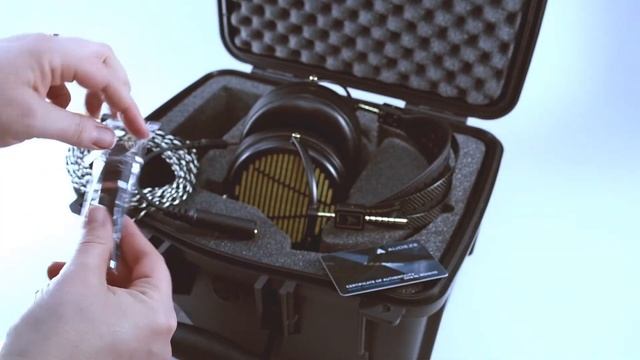 Audeze LCD4-Z Headphones Unboxing | Moon Audio смотреть онлайн