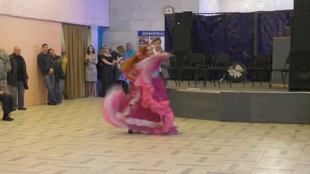 Надежда Буличева и студия танца ЭЛЕГАНТНОСТЬ.ДКДЦ "Полёт",17 октября 2018 года смотреть онлайн