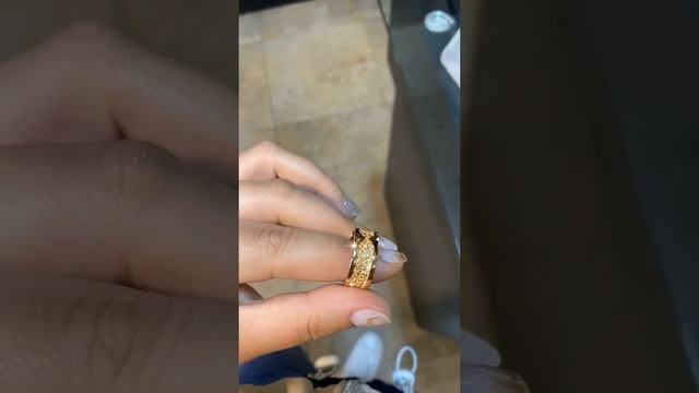 золотые кольца #shorts #ювелирныеукрашения #gold #золотыеукрашения #золото смотреть онлайн