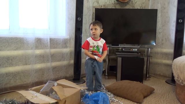 VLOG:Наряжаем ёлку/Настоящая живая ёлка до потолка/ Наша ёлка высока, достает до потолка! смотреть онлайн