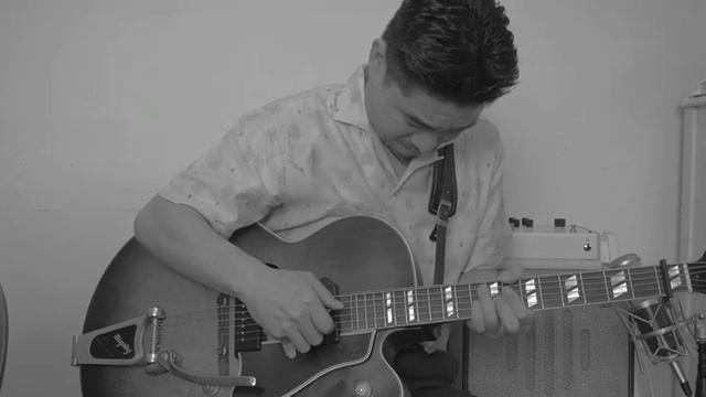 Blue Moon 1934 Solo Jazz Guitar Hideo Date A=432Hz 1951 Gibson ES-350 Milkman Sound The Amp смотреть онлайн