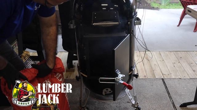 First Cook on the Weber Smokey Mountain - Lava Lock Quick Coal Door Mod смотреть онлайн