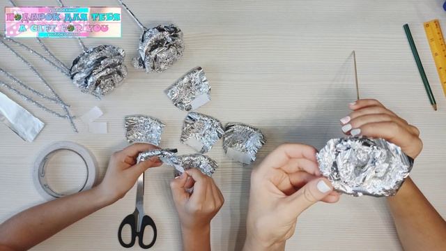 DIY Цветы из фольги / Как сделать красивый и простой цветок / Поделки из фольги своими руками смотреть онлайн