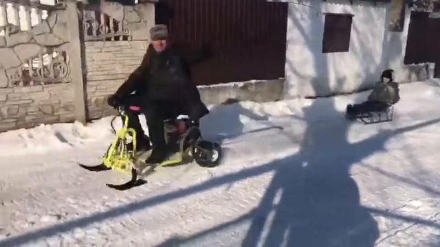 Сумно! Ось і за сніжило! Гайда кататися! Тарабайк Лучик! смотреть онлайн