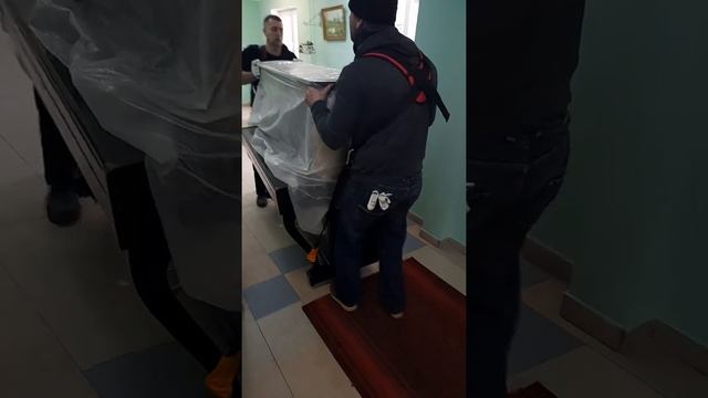 Переносим пианино на ремнях смотреть онлайн