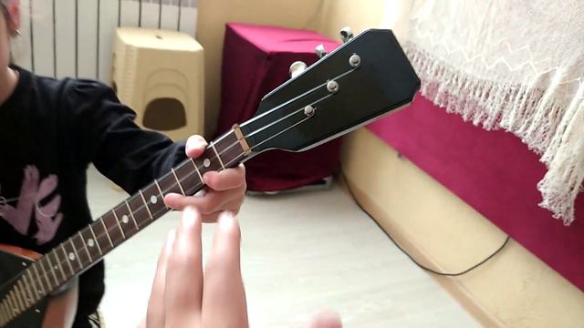 Успехи Миланы на новой балалайке.☝🏼😊😊😊 смотреть онлайн