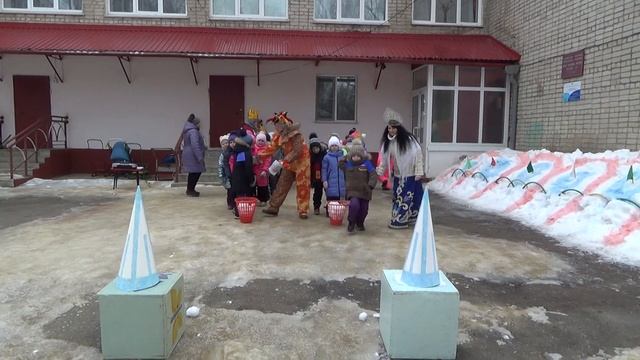 Соревнование "Точно в цель!"; старшие группы №2 и 6 смотреть онлайн