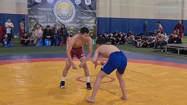 Саха многоборьетыгар Өрөспүүбүлүкэ чемпионата, хапса5ай бастакы эргиир. 26.02.2023 "Дохсун" смотреть онлайн