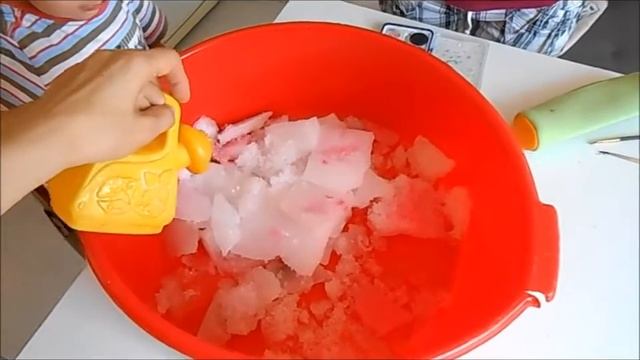 Игры со льдом из морозильника смотреть онлайн