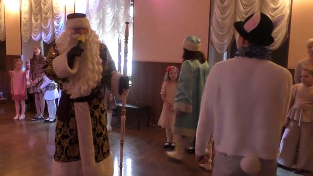 Новогодние елки в ЦДЮТ "Мечта" города Самары 24 декабря 2022 года. Елка 1. смотреть онлайн