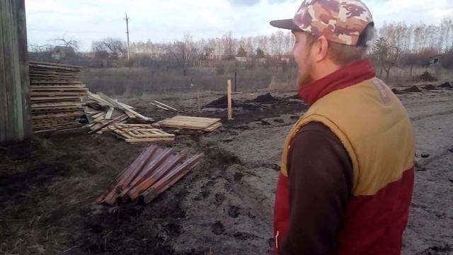 Топор и поддон