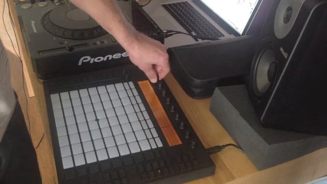 Blixt - How To Dream (Ableton Push Version) смотреть онлайн