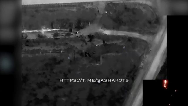 Десантники на Херсонском направлении атакуют позиции противника барражирующим боеприпасом «Куб-БЛА». смотреть онлайн