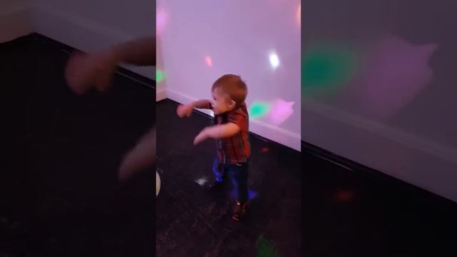 The chicks dig a smooth mover! смотреть онлайн