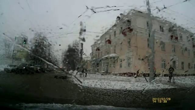 Мне не надо направо! Я здесь живу! смотреть онлайн