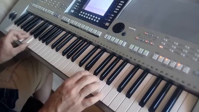 Extrait cover trouble de Coldplay sur yamaha смотреть онлайн