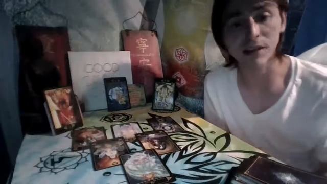 Capricorn Weekly Tarot Reading You got to react quickly!! смотреть онлайн
