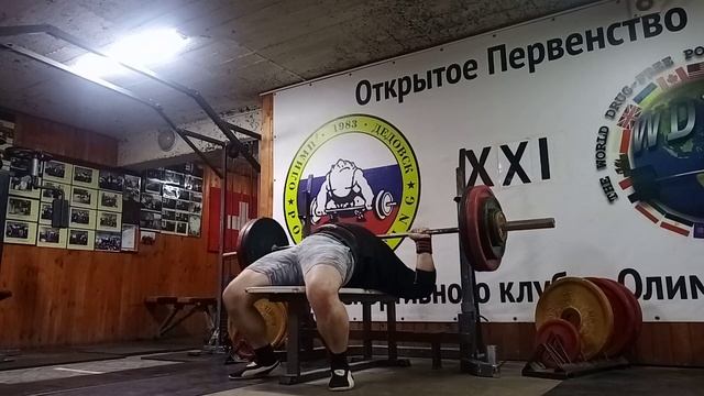 Чекренёв Валентин. Тренировка 03.07.22. Военный жим лёжа 125 кг. Жим лёжа: 135/137,5/130 кг.(3) смотреть онлайн