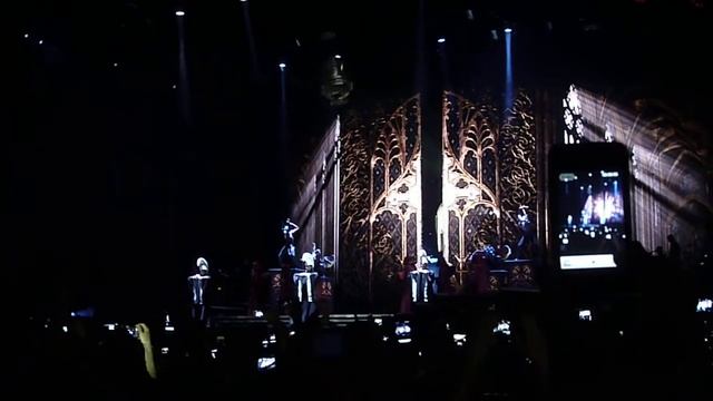 Madonna "Intro & Girls gone wild" Nice 21.08.2012 смотреть онлайн