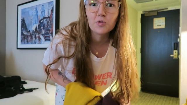 FIRST DAY OF EXPLORING + HAUL | TORONTO DAY 1 смотреть онлайн