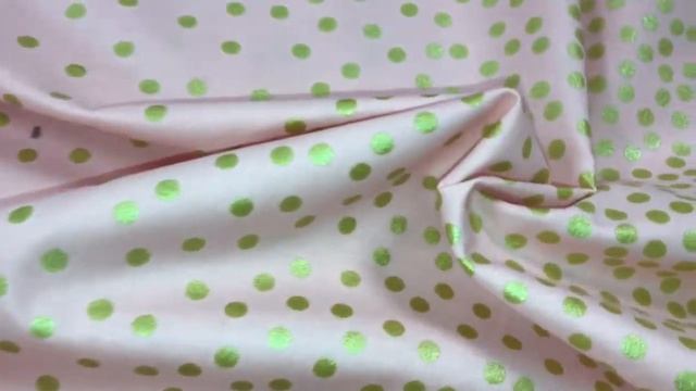 Американский хлопок. Нежнейший батист с золотым тиснением из знаменитой коллекции Майкла Миллера. смотреть онлайн