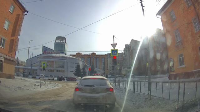 Trip on the Tyumen city streets/Движение на автомобиле по Тюмени с улицы Киевской до Пермякова смотреть онлайн