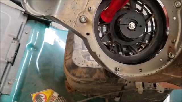 How to Replace a Briggs and Stratton Lawn Mower Starter Pull String смотреть онлайн
