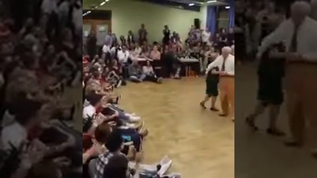 ШОКИРУЮЩИЙ ТАНЕЦ ВЕТЕРАНОВ? смотреть онлайн