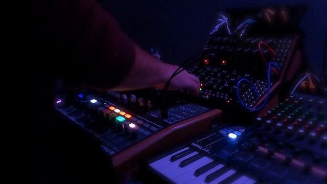 Moog Mother-32, DFAM, Arturia Minibrute 2s - Jam No Talking смотреть онлайн