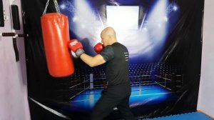 Простые и эффективные комбинации ударов в боксе.