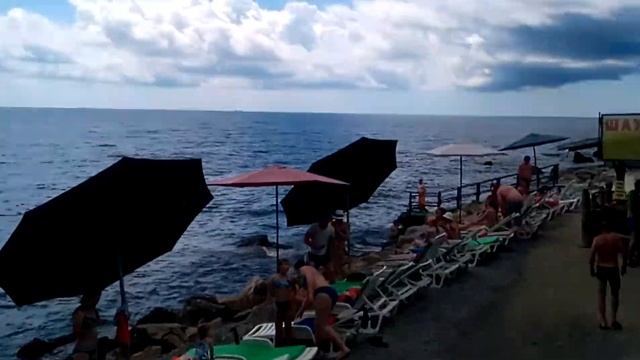 Крым пляж Зелёный мыс в Алупке июль 2018 смотреть онлайн