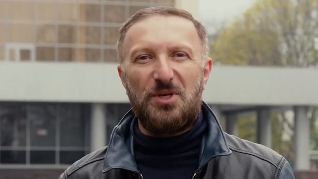 Артист Албегов высказался о поведении жителей Владикавказа стихами великого осетинского поэта смотреть онлайн