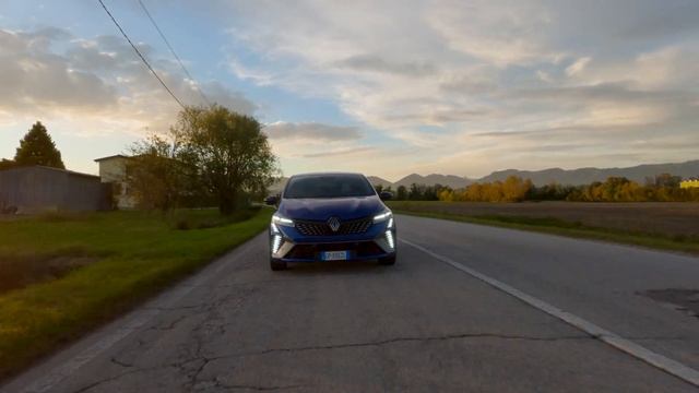 IL MIGLIORE FULL HYBRID? - RENAULT CLIO 2024 ESPRIT ALPINE смотреть онлайн
