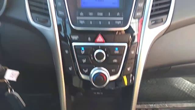 Купить Hyundai i30 (Хендай Ай 30) AT 2013 г. с пробегом бу в Саратове. Элвис Trade in смотреть онлайн