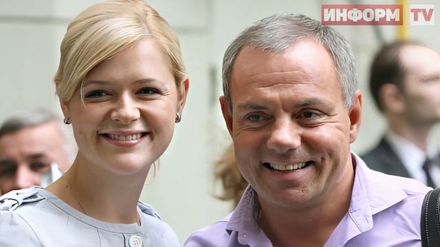 В 50 лет фактически СТАЛ БОМЖОМ | Как сейчас живет Александр Мохов и кто его жена смотреть онлайн