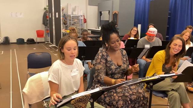 Watch Sara Bareilles and Broadway Waitress Cast Sing "Opening Up" on First Day of Rehearsal смотреть онлайн