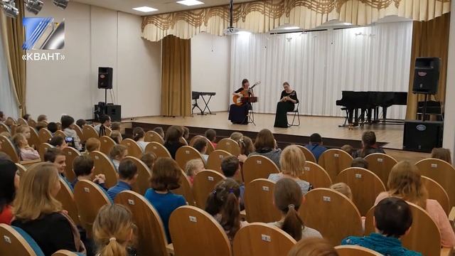 Струнный дуэт «Резонанс» показал игру на мандолине и гитаре смотреть онлайн