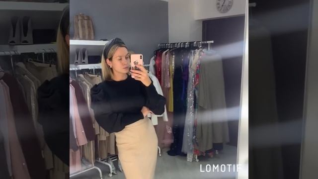 Чёрная кофточка с оригинальными рукавами от магазина KLALIEN Store смотреть онлайн
