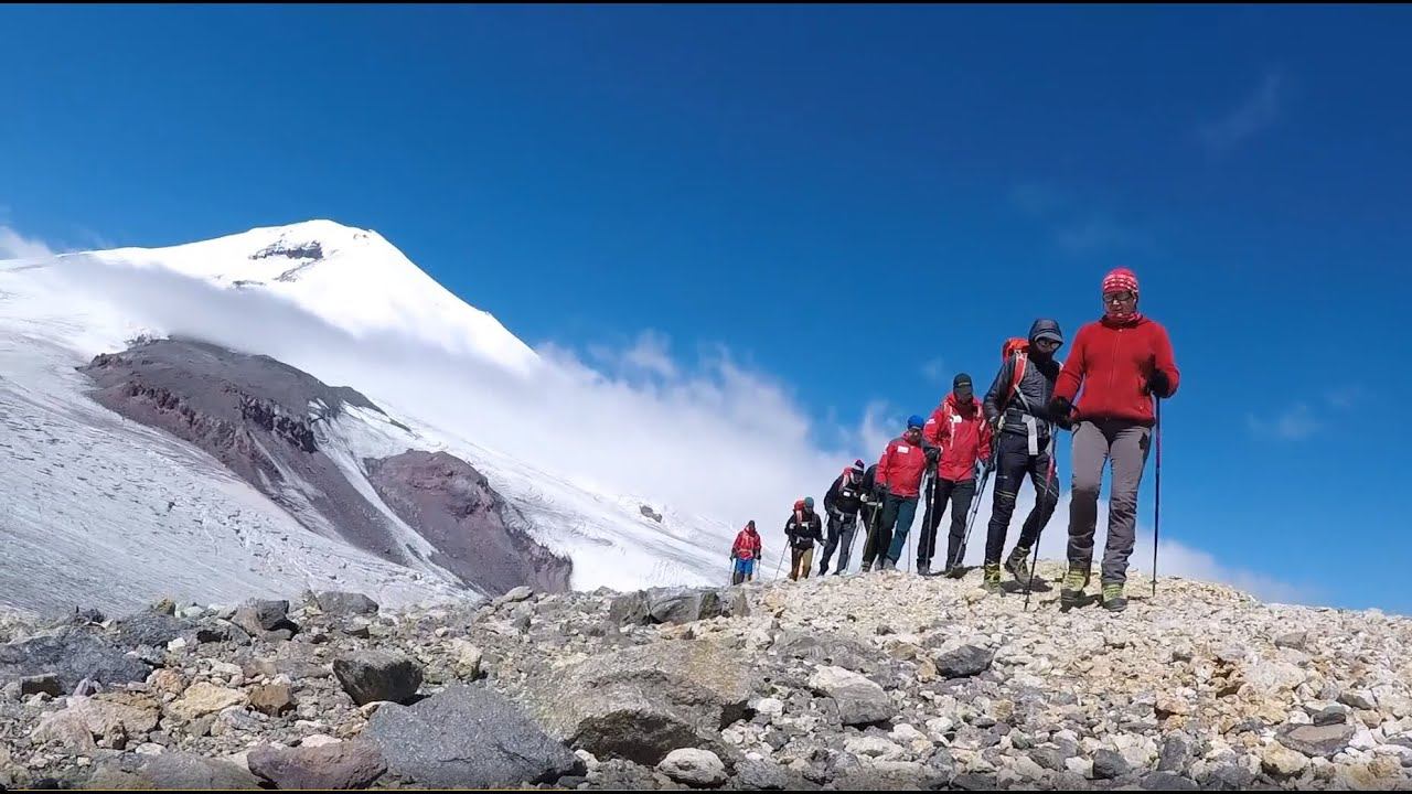 Восхождение на вершину Эльбруса победителями конкурса 