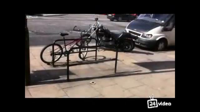 Приклеенный айфон смотреть онлайн