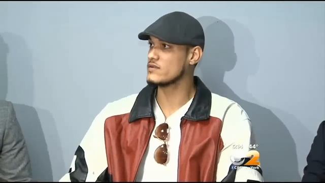 Man Says He Had No Choice But To Hit Woman Back In F Train Fight смотреть онлайн