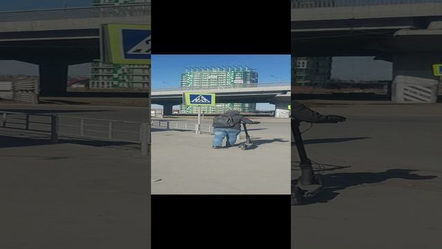 20230417_Омск. Дом с контрукцией на крыше смотреть онлайн