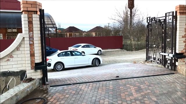 Комплект автоматики для распашных ворот BFT PHOBOS BK KIT A40 FRA с линейным приводом смотреть онлайн