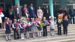 Первоклашки читают стихи на 1 сентября