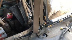 Как снять,поменять ремни безопасности водителя и пассажира на автомобиле Mazda Premacy