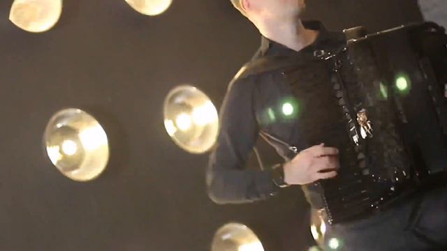Uladzimir Fedaruk Attention Charlie Puth accordion cover смотреть онлайн