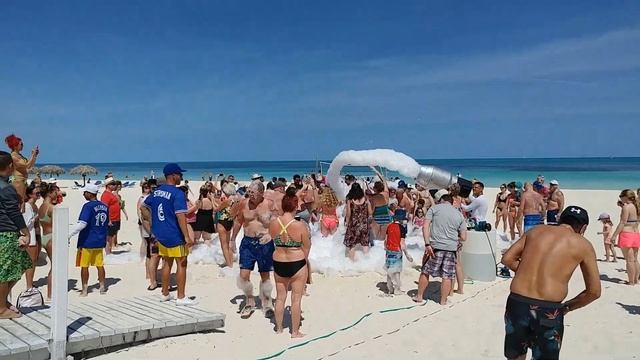 Foam Party, Memories Flamenco, Cayo Coco, Cuba смотреть онлайн