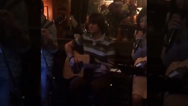 Латино по Тарантино. Музыка для вашего праздника. смотреть онлайн