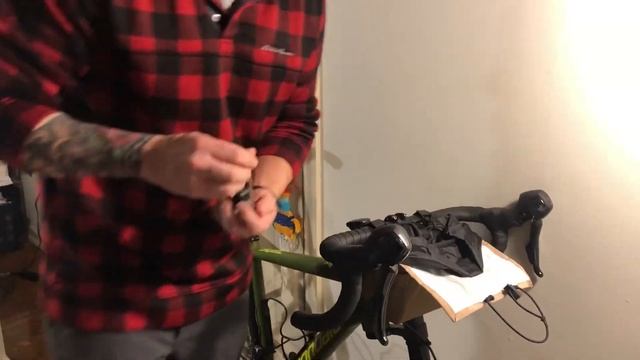 Mounting the Hammerhead Karoo with a Garmin Edge Mountain Bike mount Vs Karoo Mount смотреть онлайн