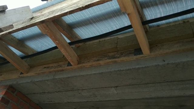 Как сделать козырек над дверью. Монтаж каркаса козырька, простой способ. Как прикрепить козырек.